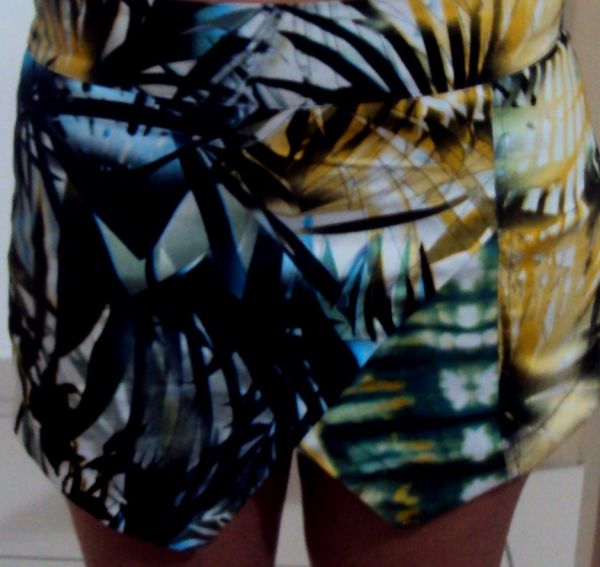 Short Saia Assimétrico (Várias Estampas)
